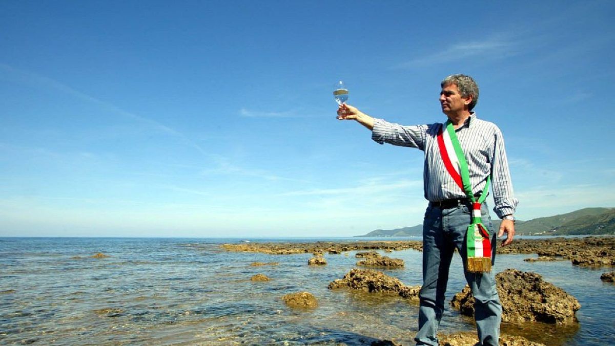 10102025 angelo vassallo foto scogli e mare 10102025 angelo vassallo foto scogli e mare