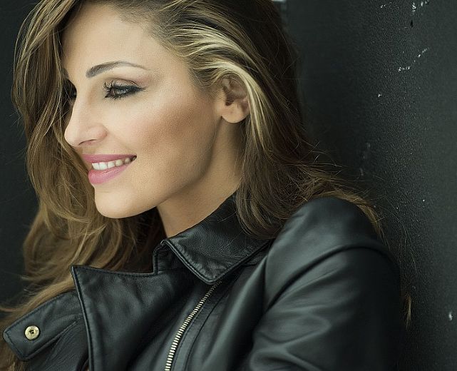 10112015 anna tatangelo live