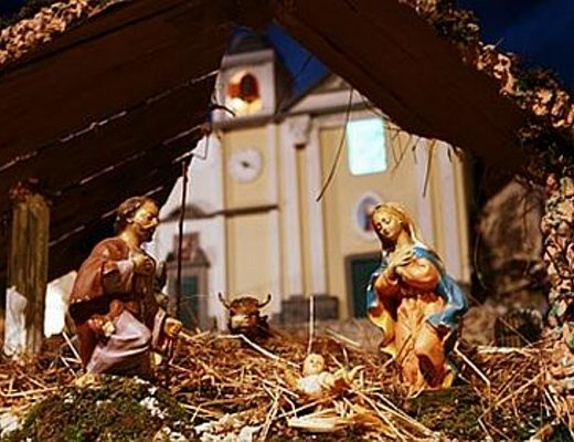 10122012 Presepe ad Ogliara davanti alla Chiesa