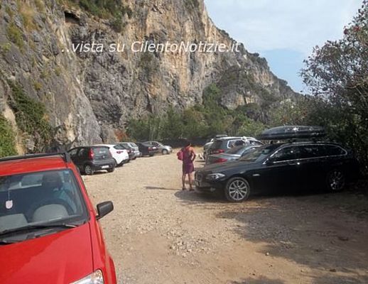 10122013 area protetta come posteggio auto