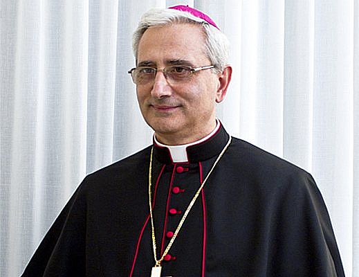 Marisa-Russo foto - 10122013 vescovo ciro miniero