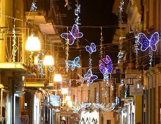 10122015 luminarie castellabate