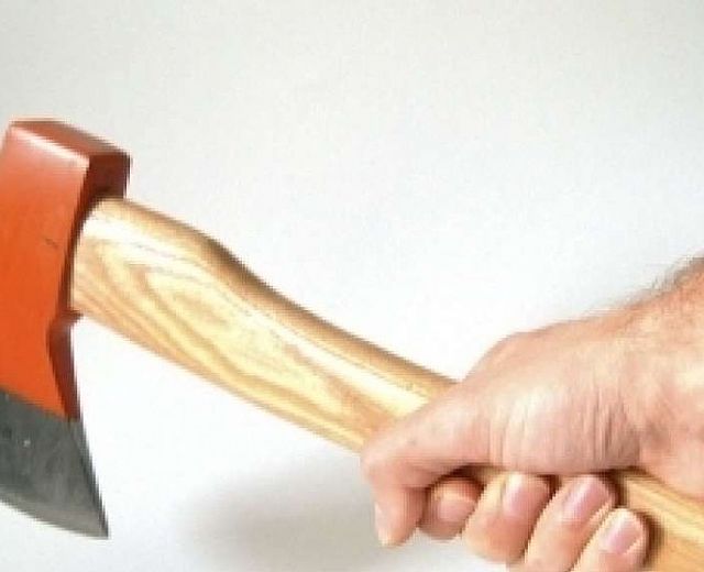 11062015 aggredito con accetta