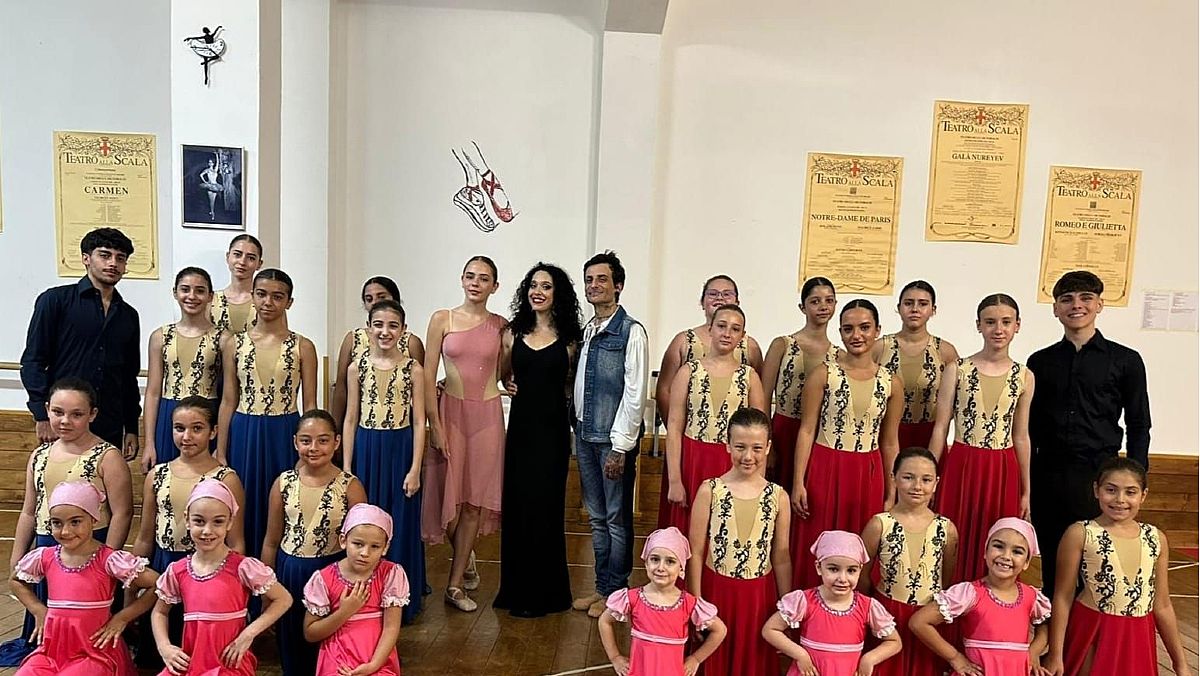 11072024 foto 1 gruppo danzatori veronica mauro 11072024 foto 1 gruppo danzatori veronica mauro