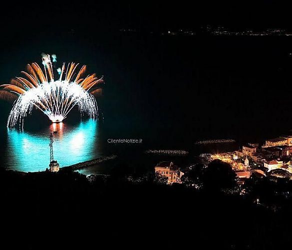 11082017 12082016 fuochi pirotecnici castellabate 03