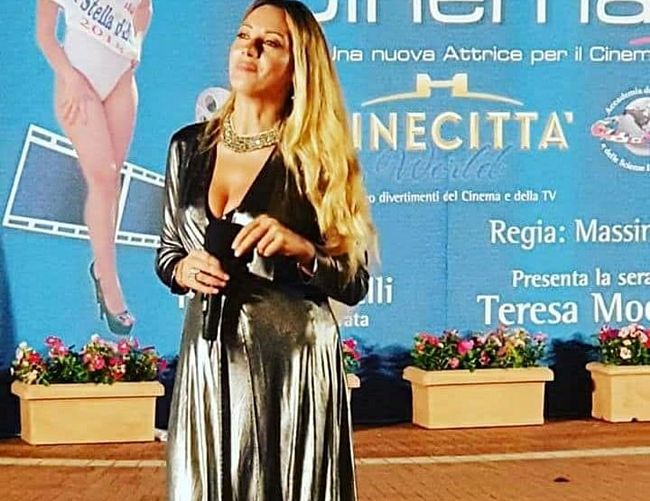 Tonino-Luppino foto - 11092018 La presentarice e cantante Teresa Moccia 2