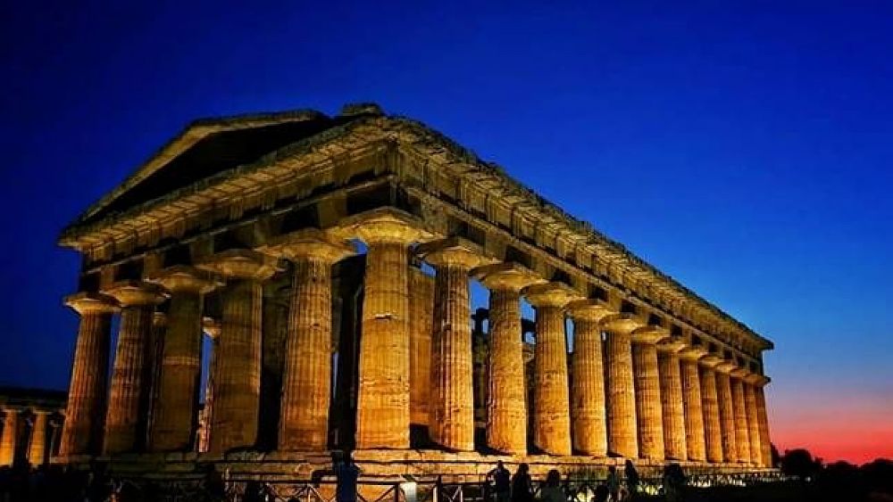 11092019 paestum di notte