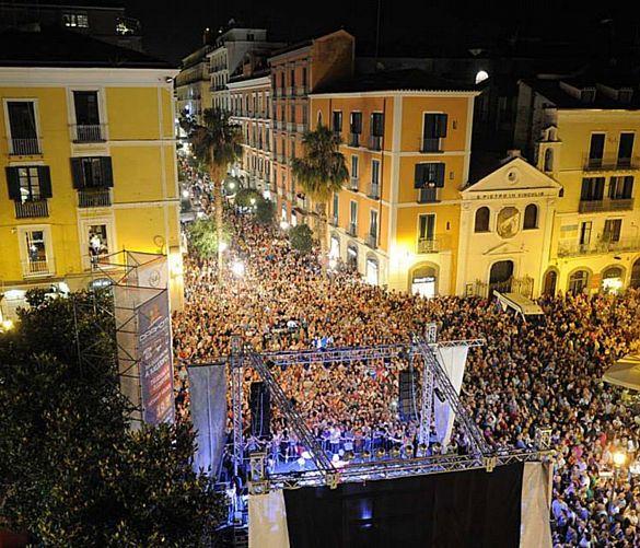 11102016 folla notte bianca a salerno