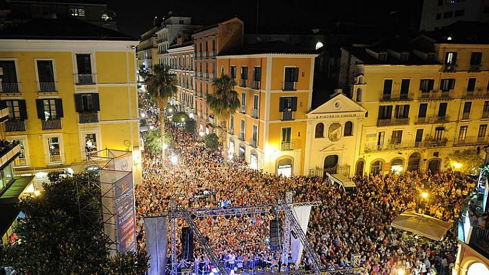 11102016 folla notte bianca a salerno