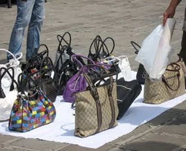 11112013 commercio abusivo