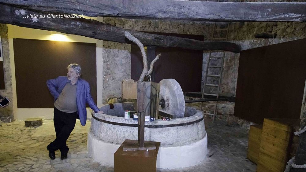 11112018 Il profAbbate in un momento relativo all'allestimento museale