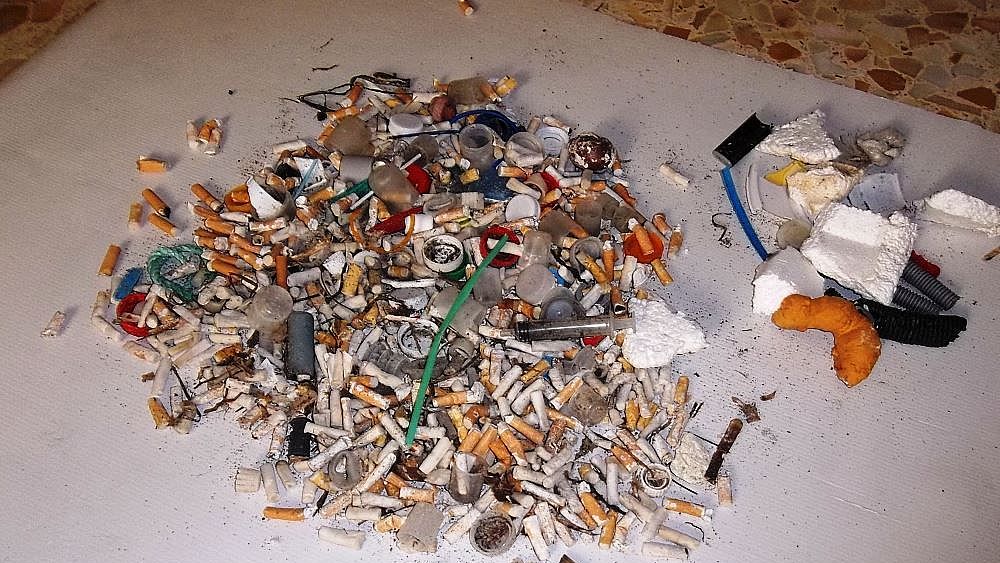 11112018 abbandono cicche