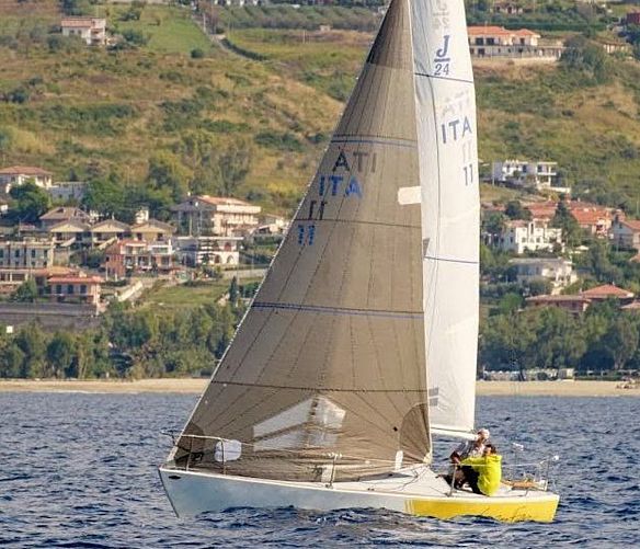 11112021 vela j24 agropoli
