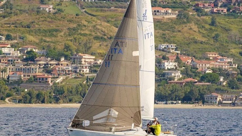 11112021 vela j24 agropoli