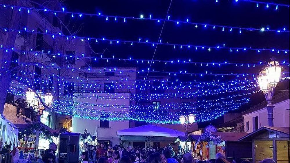 11122017 mercatini natale castellabate luci