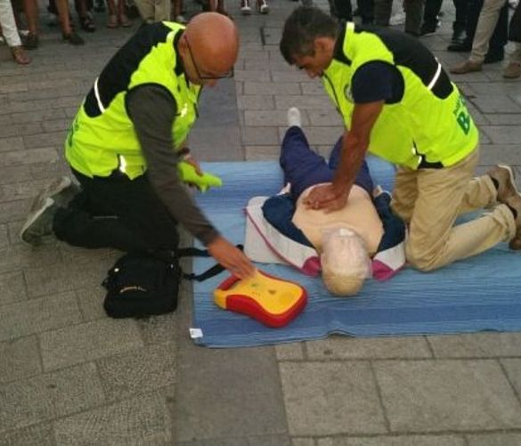 Tonino-Luppino foto - 12012017 due volontari in azione
