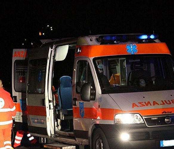 12012018 ambulanza notte