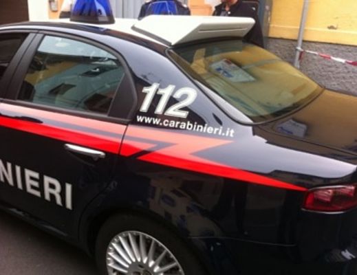 12032014 Carabinieri auto