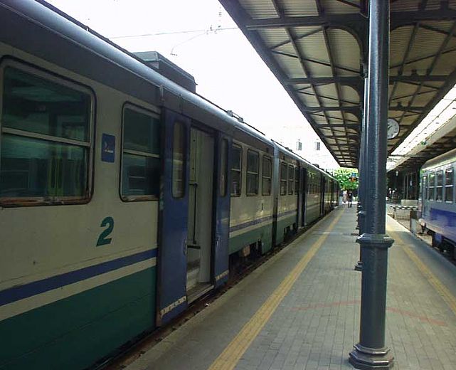 12032015 treno in stazione