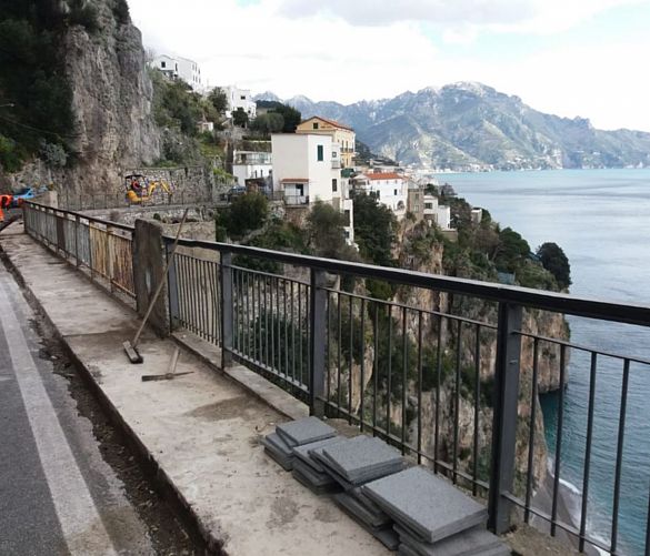12032019 amalfi lavori pavimentazione marciapiede 01