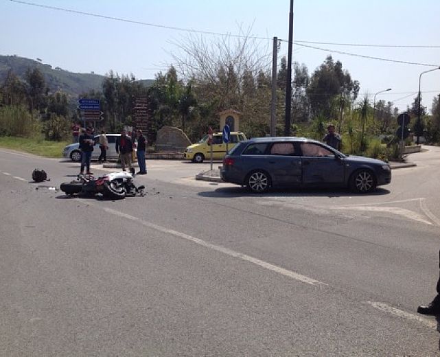 12042015 indicente moto auto