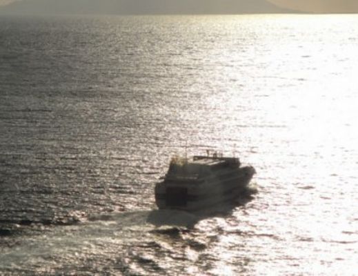 12062014 traghetto in mare