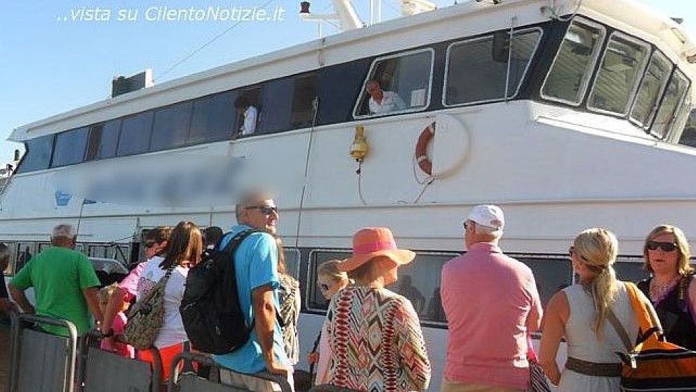 12072023 metrodel mare in attesa