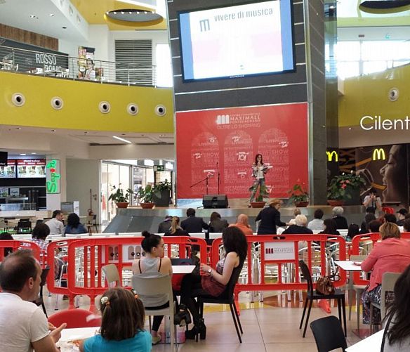 12082016 centro commerciale Maximall