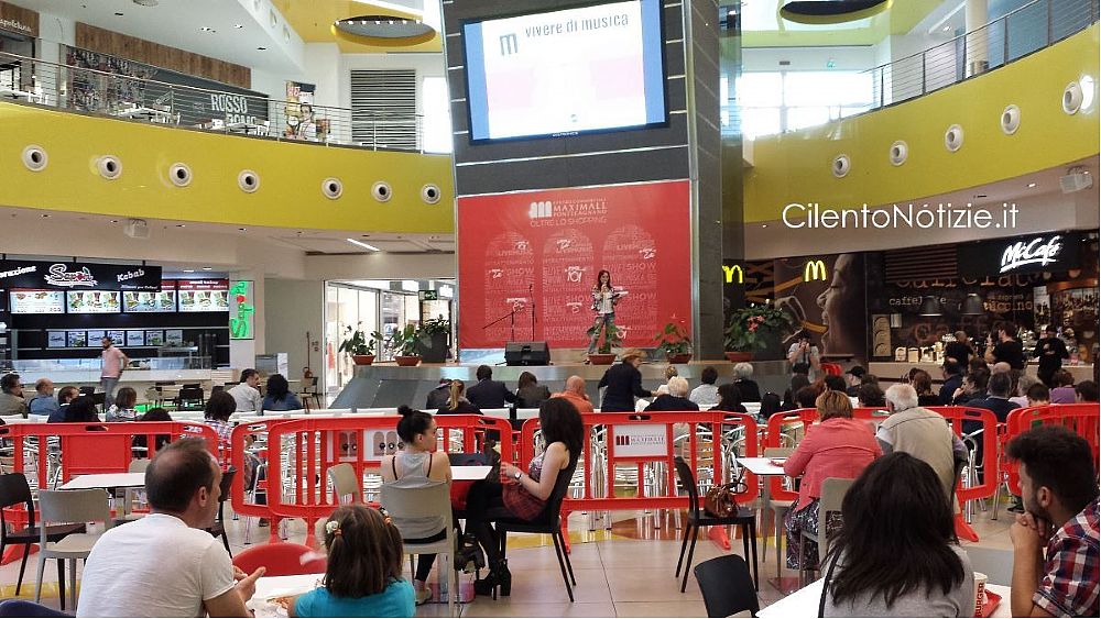 12082016 centro commerciale Maximall