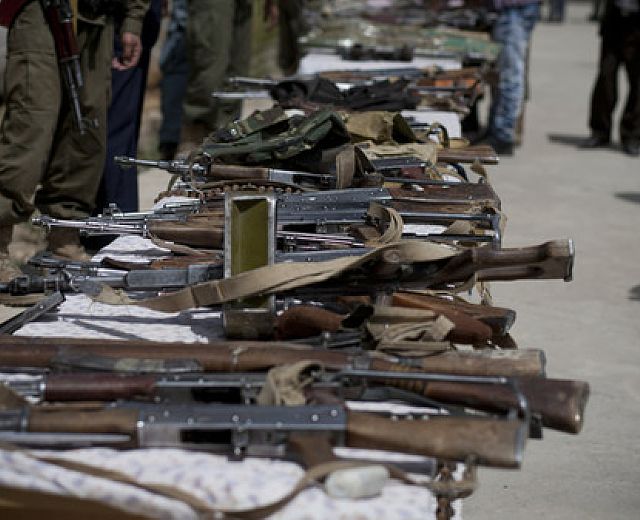 12092013 commercio armi