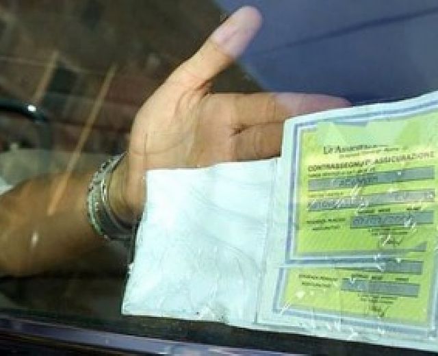 12102015 assicurazione tagliando