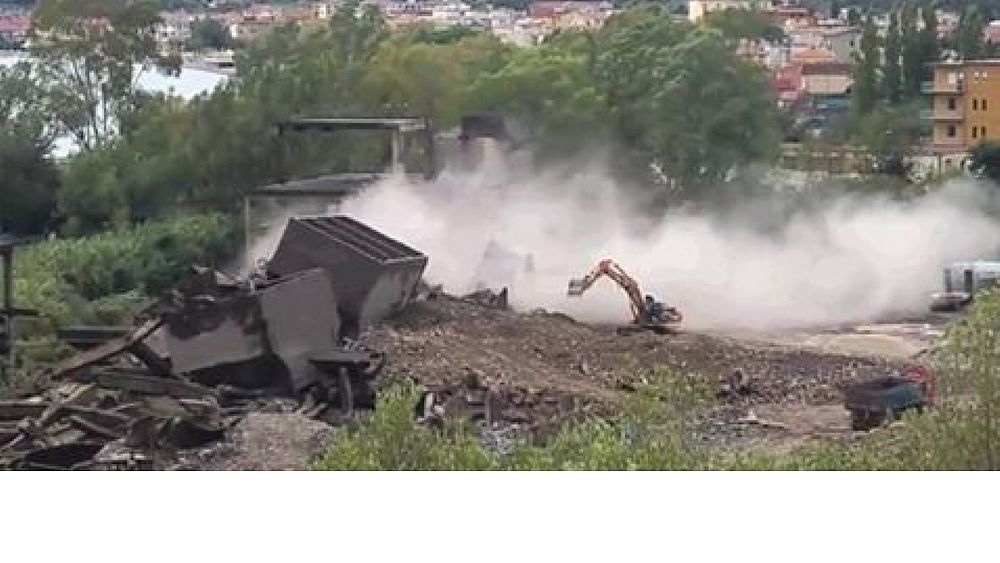 12102016 demolito cementificio sapri