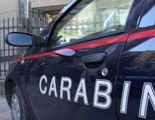 12122014 portiera auto carabinieri
