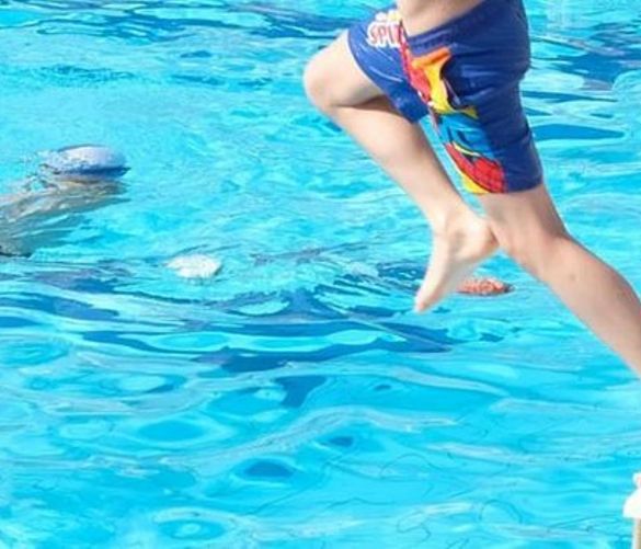 13022018 tuffo in piscina