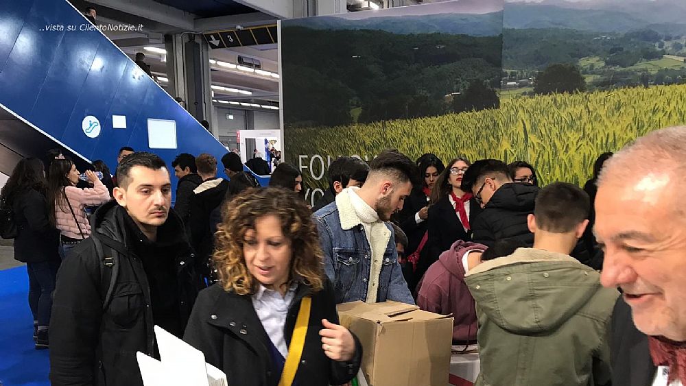 13022019 foto alla bit di milano