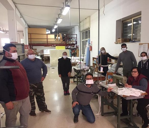 13032020 lavoratori a fare mascherine