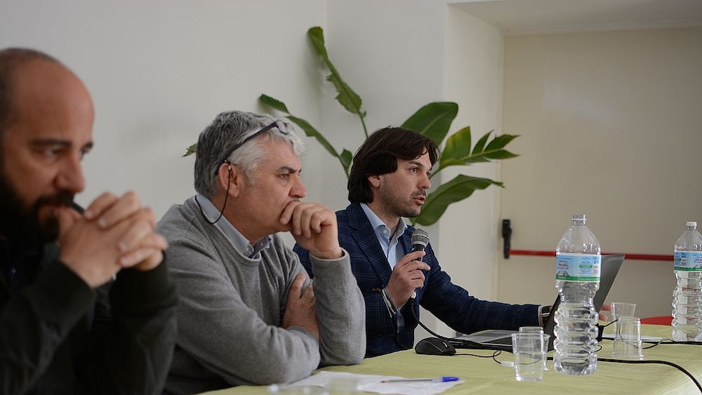 13042018 paytourist camerota02