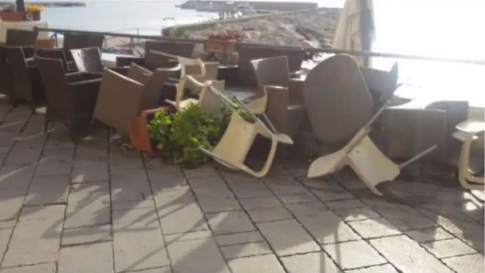 13042018 tavolini auto scario