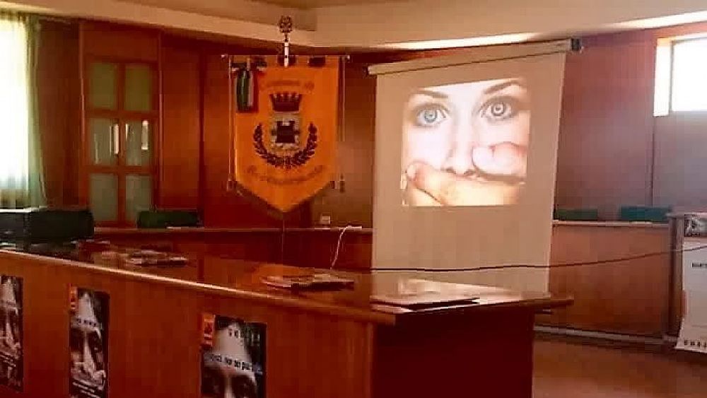 13072016 incontro protezione donna