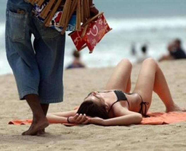 13082014 venditori spiaggia