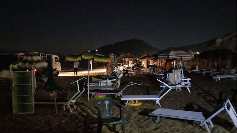 13082022 sequestri spiaggia ombrelloni notti 13082022 sequestri spiaggia ombrelloni notti