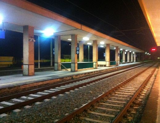 13102013 stazione agropoli di notte
