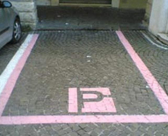 14032015 parcheggio rosa