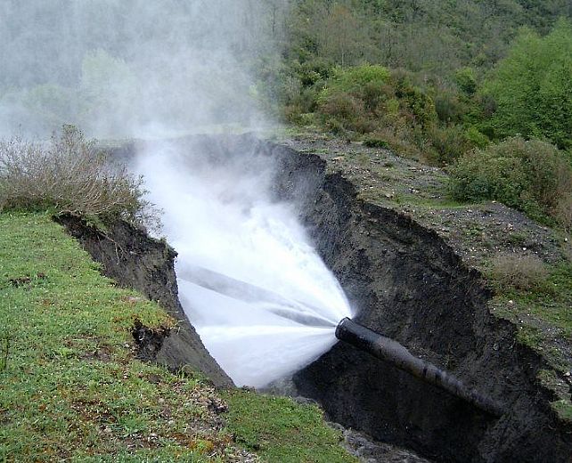 14042015 condotta faraone colabrodo