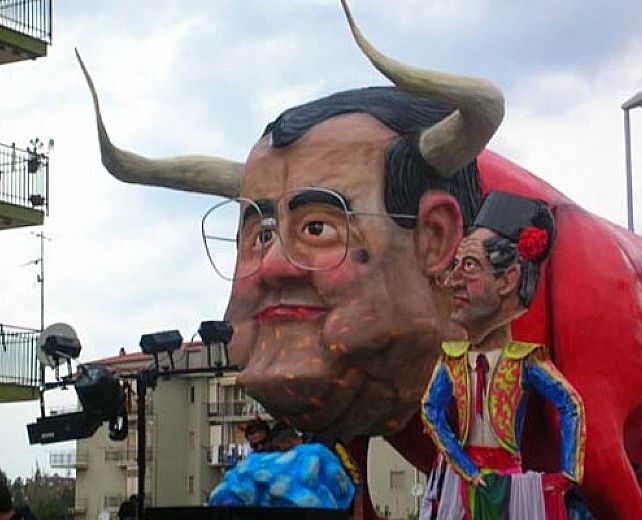 14092013 carro per il Carnevale di Agropoli
