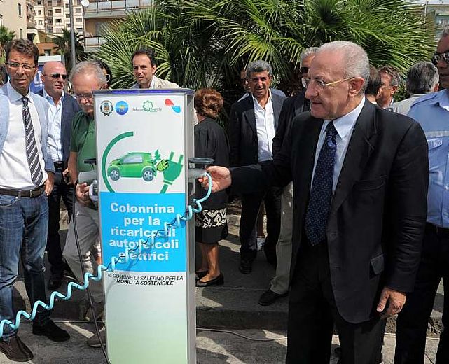 14092013 colonnina ricarica auto elettriche salerno