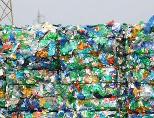 14122012  raccolta degli imballaggi in plastica