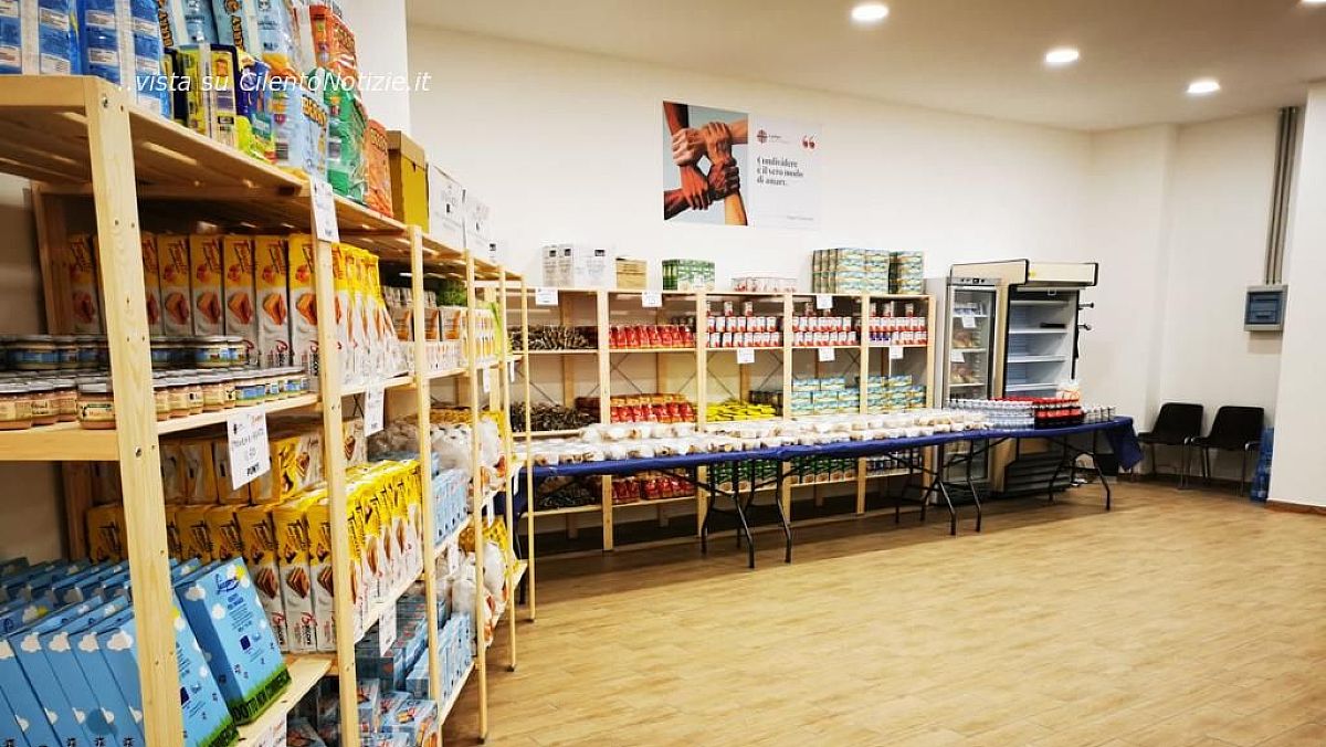 14122024 donazione della bcc magna grecia alla caritas 14122024 donazione della bcc magna grecia alla caritas