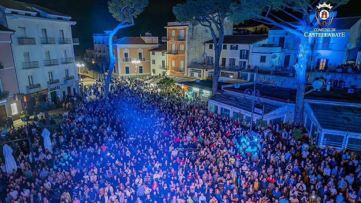 14122024 piazza castellabate piena 14122024 piazza castellabate piena