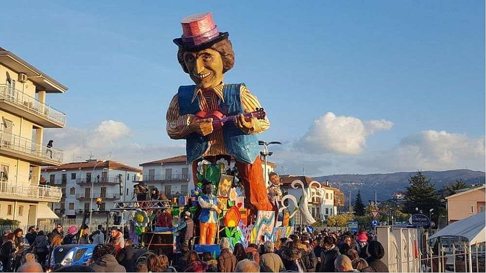15022019 foto carro carnevale di agropoli